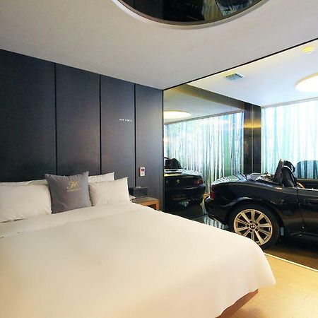 H Drive Hotel Iksan Luaran gambar