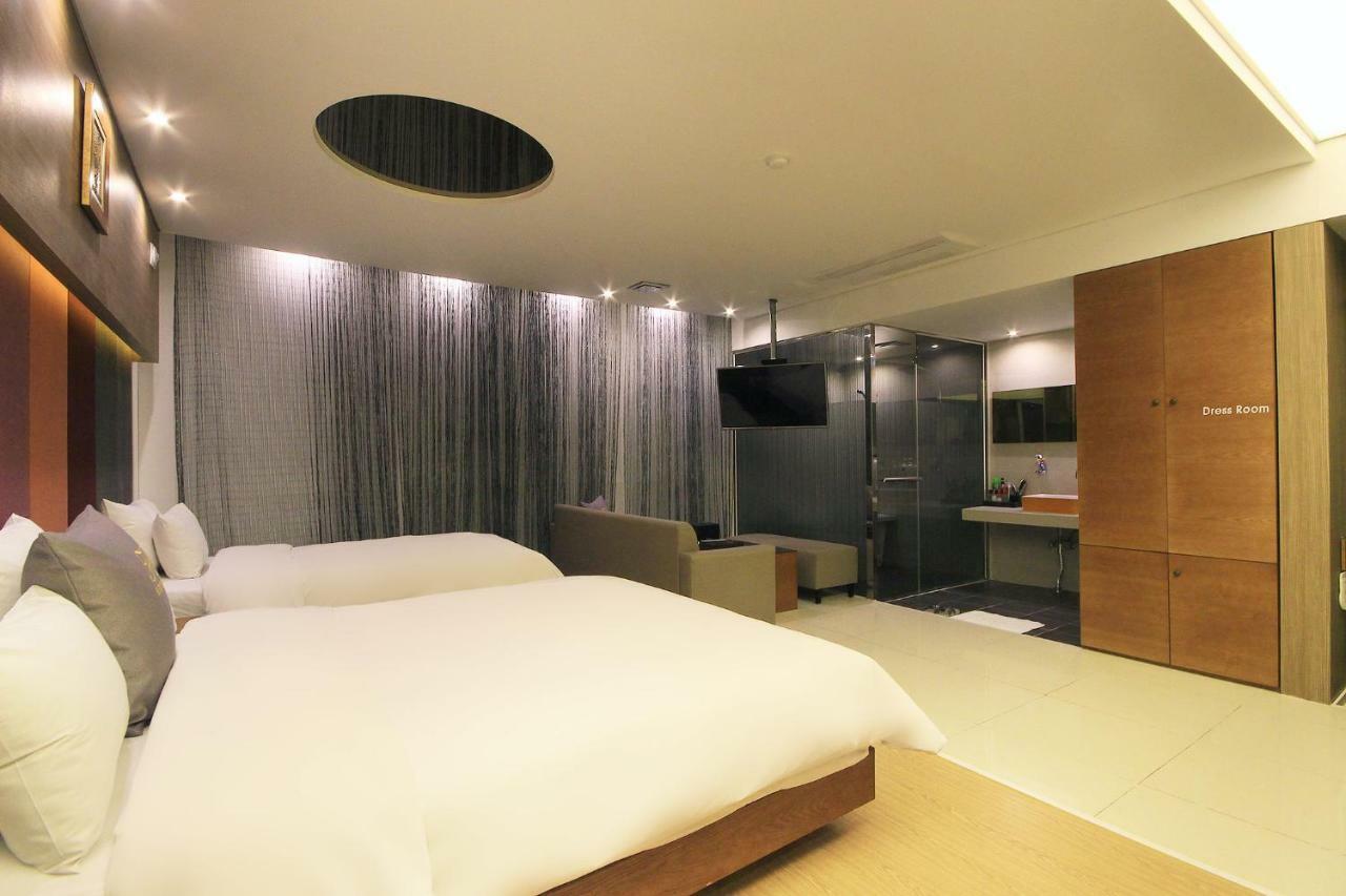 H Drive Hotel Iksan Luaran gambar