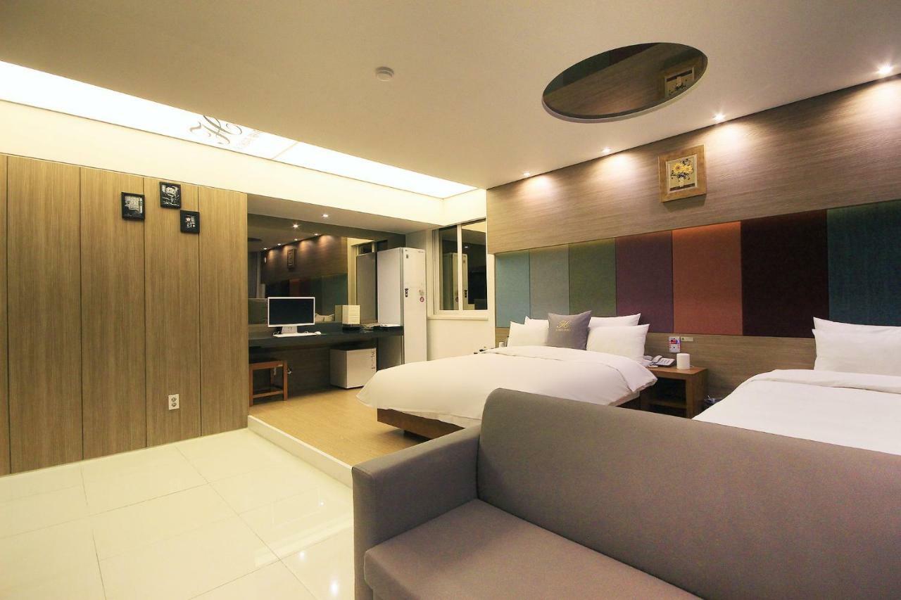 H Drive Hotel Iksan Luaran gambar