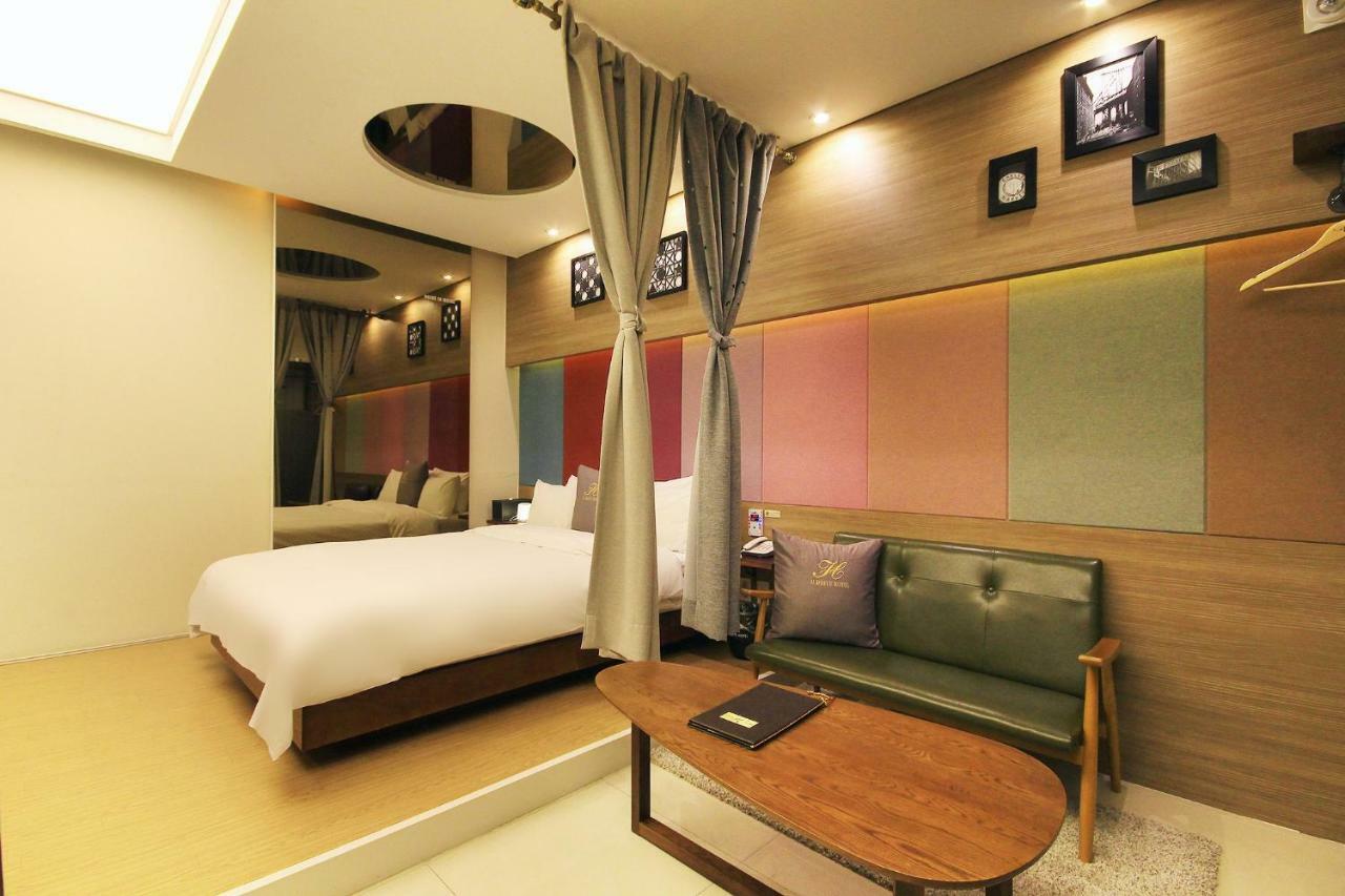 H Drive Hotel Iksan Luaran gambar