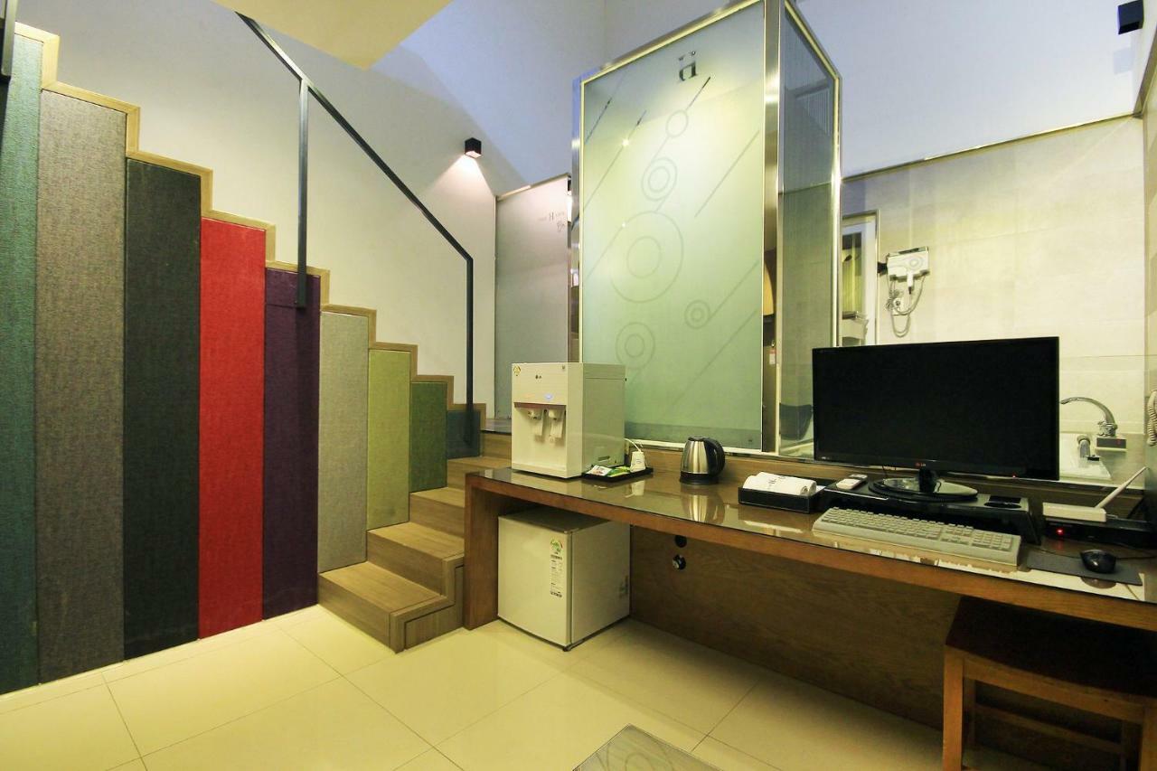 H Drive Hotel Iksan Luaran gambar