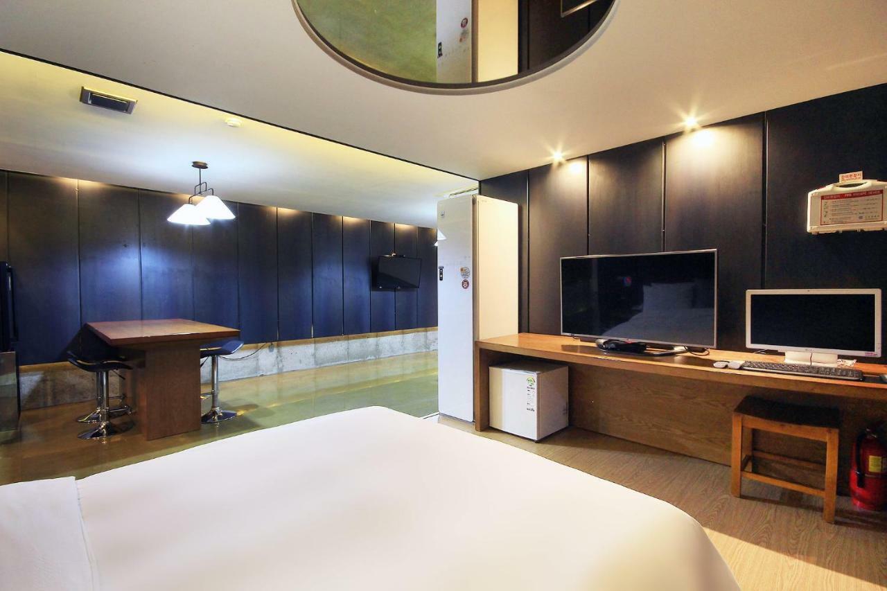 H Drive Hotel Iksan Luaran gambar